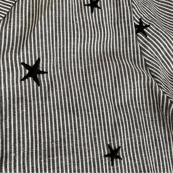 Collective Concepts Black Stripe Seersucker Stars Ruffle Button Down Shirt M - Picture 3 of 9